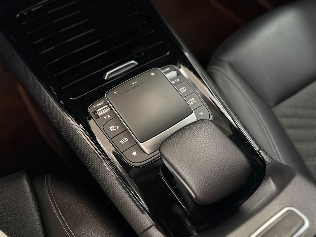 Mercedes-Benz GLB 180 2022