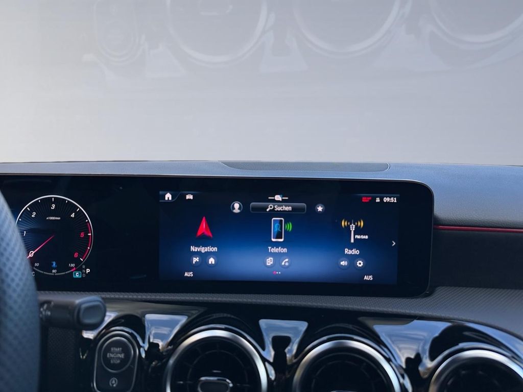 Mercedes-Benz A 180 2025