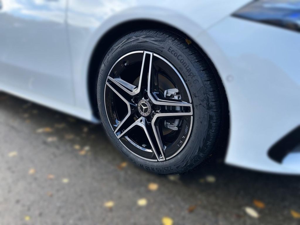 Mercedes-Benz A 180 2025