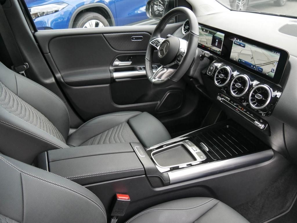 Mercedes-Benz B 220 2024