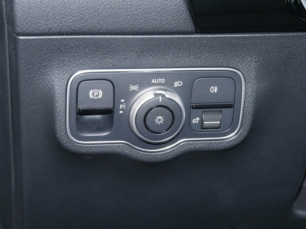 Mercedes-Benz B 220 2024