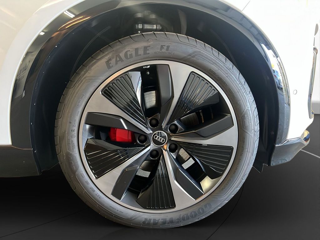 Audi Q6 e-tron 2025