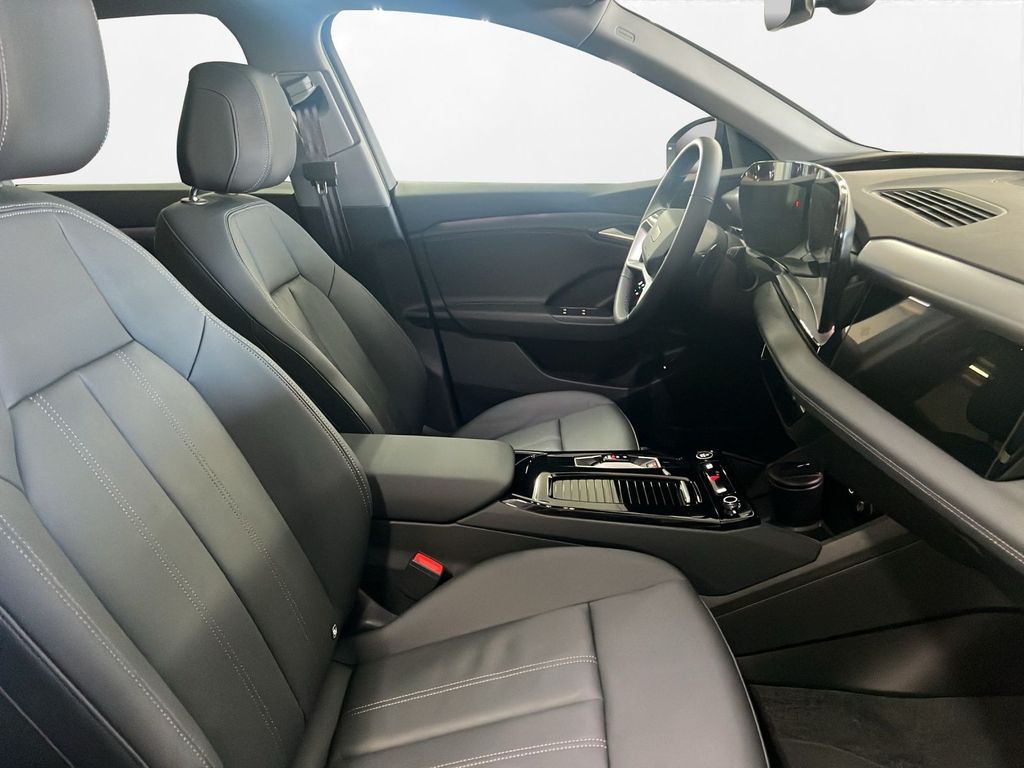 Audi Q6 e-tron 2025