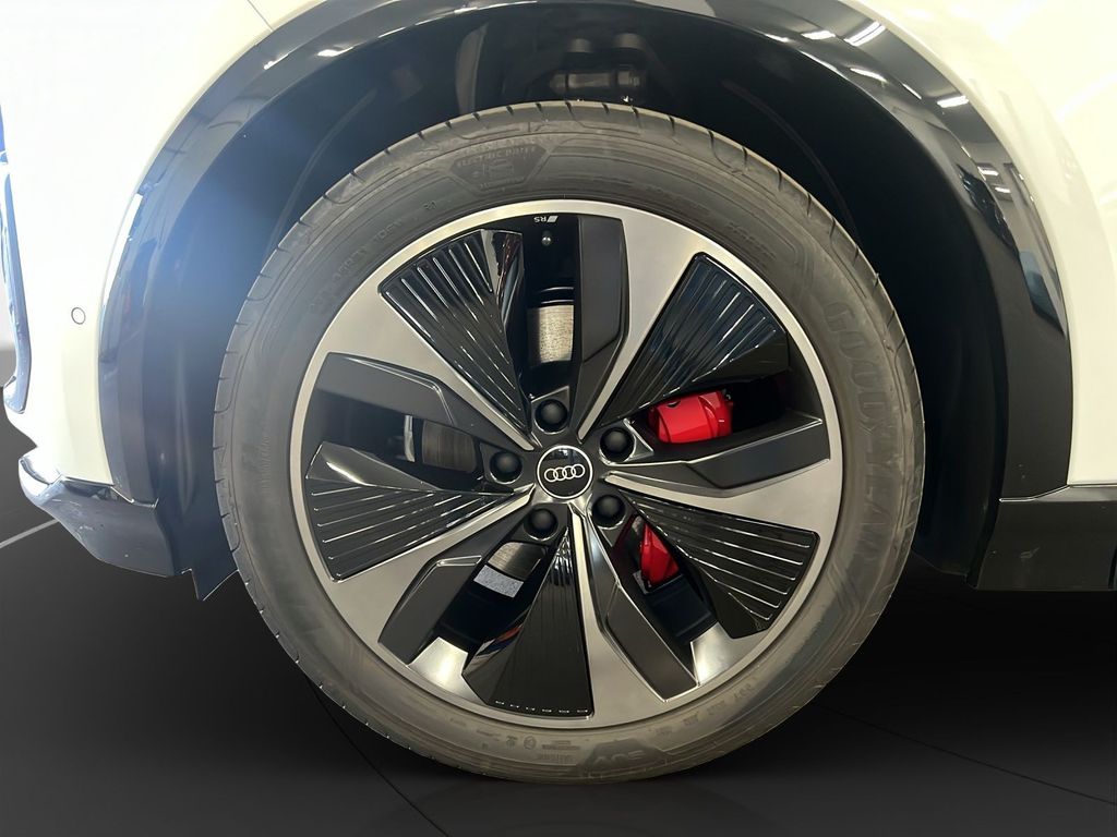 Audi Q6 e-tron 2025