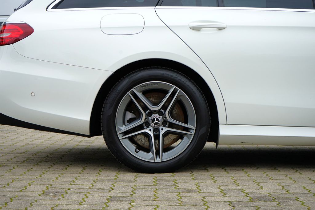 Mercedes-Benz E 300 2022