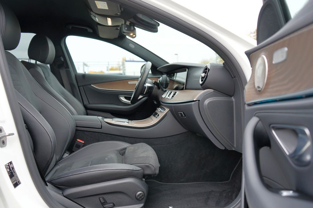 Mercedes-Benz E 300 2022