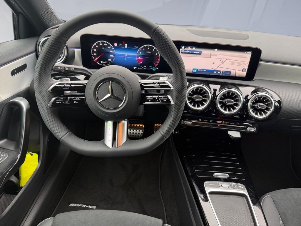 Mercedes-Benz A 200 2025