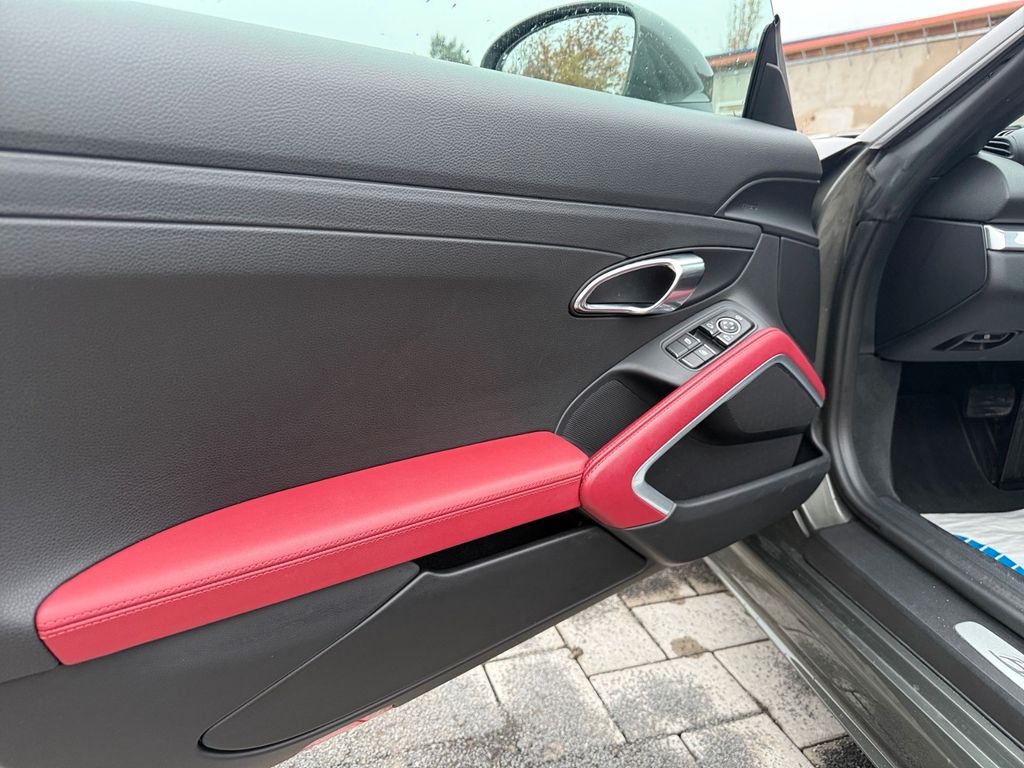 Porsche Boxster 2024