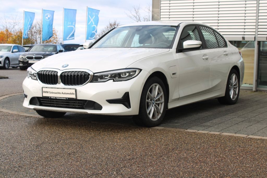 BMW 330 2022
