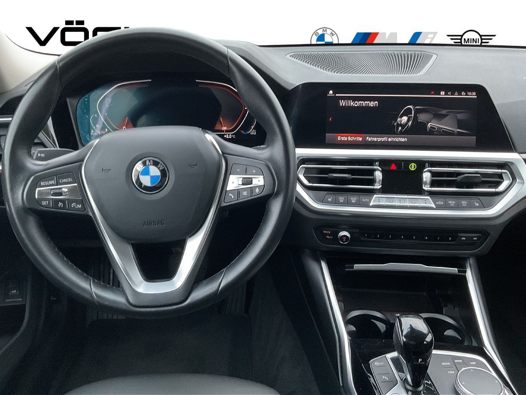 BMW 318 2022