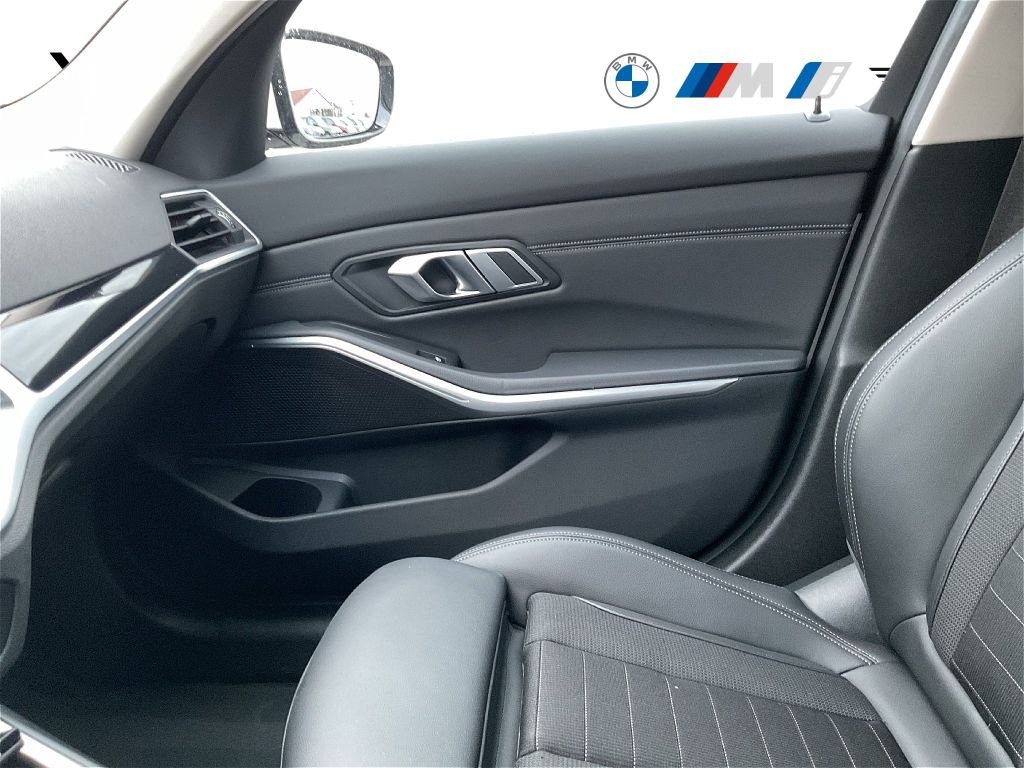 BMW 318 2022