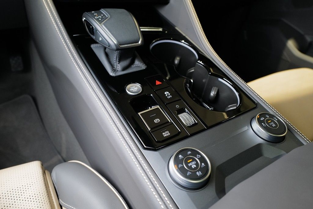 Volkswagen Touareg 2025