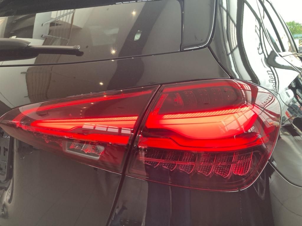 Mercedes-Benz A 180 2025