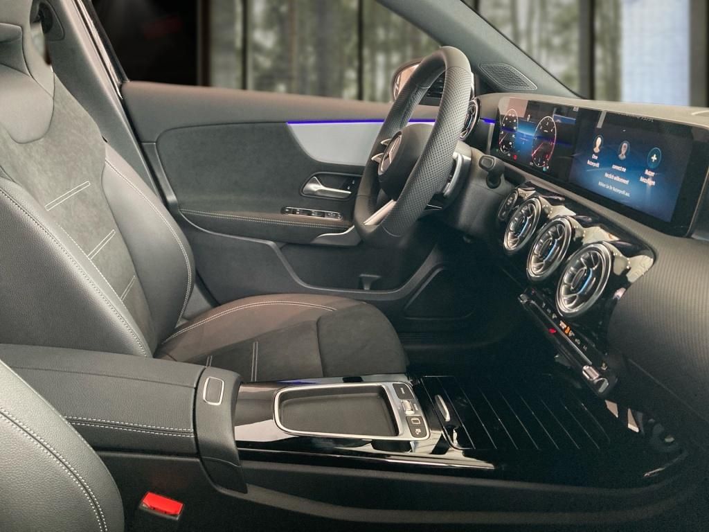 Mercedes-Benz A 180 2025