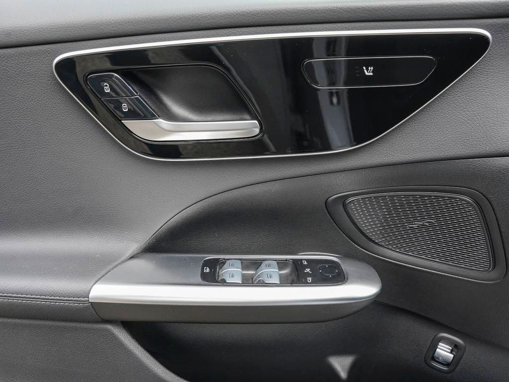 Mercedes-Benz C 300 2023