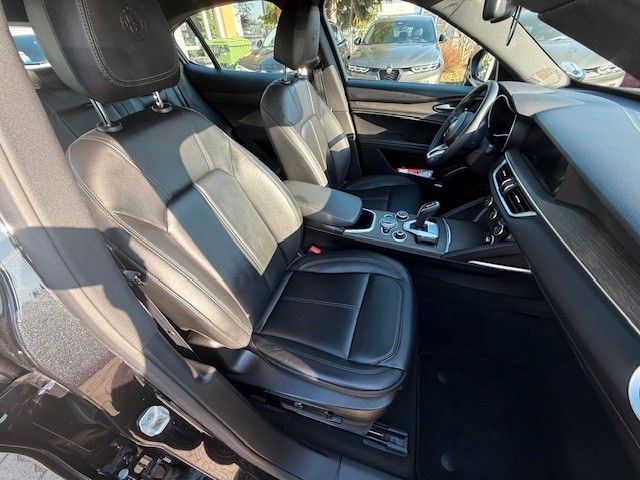 Alfa Romeo Stelvio 2023