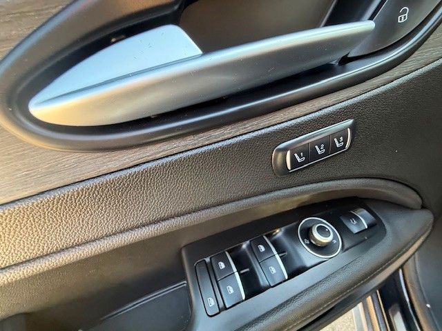 Alfa Romeo Stelvio 2023