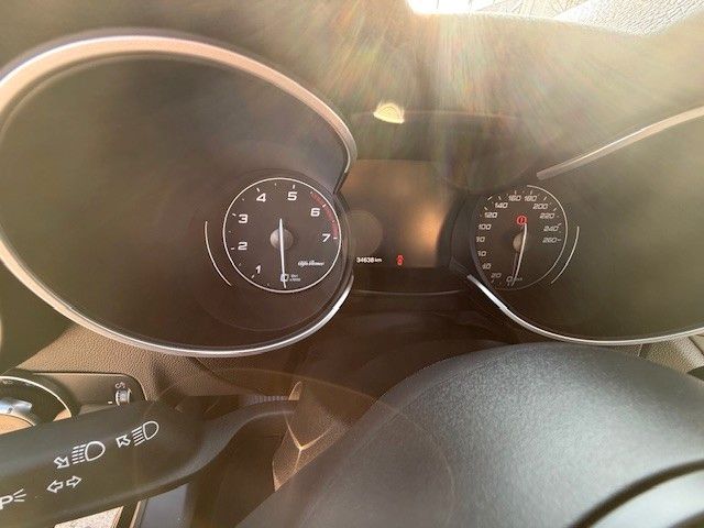 Alfa Romeo Stelvio 2023