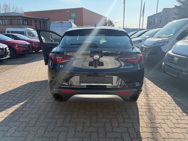 Alfa Romeo Stelvio 2023