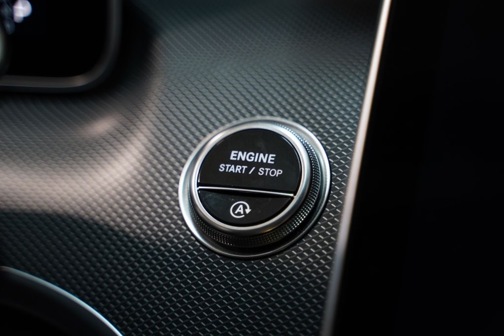 Mercedes-Benz C 200 2024