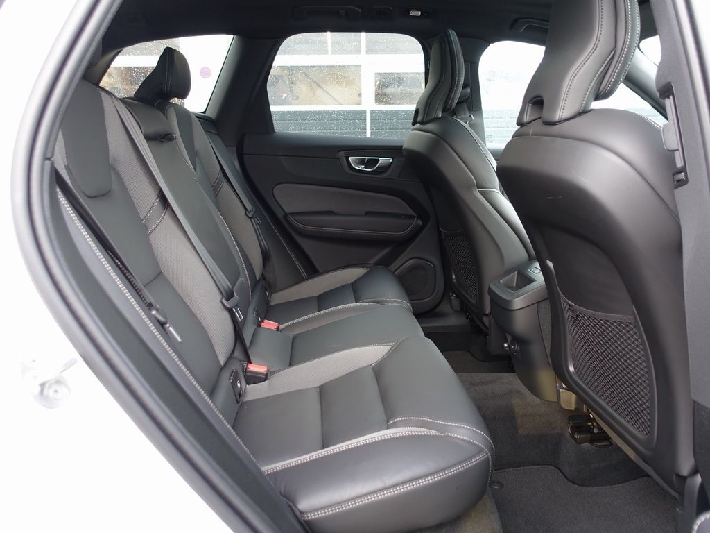 Volvo XC60 2025