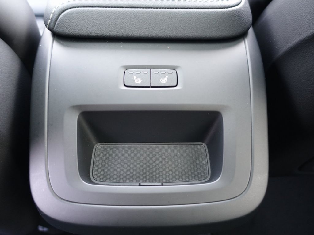 Volvo XC60 2025