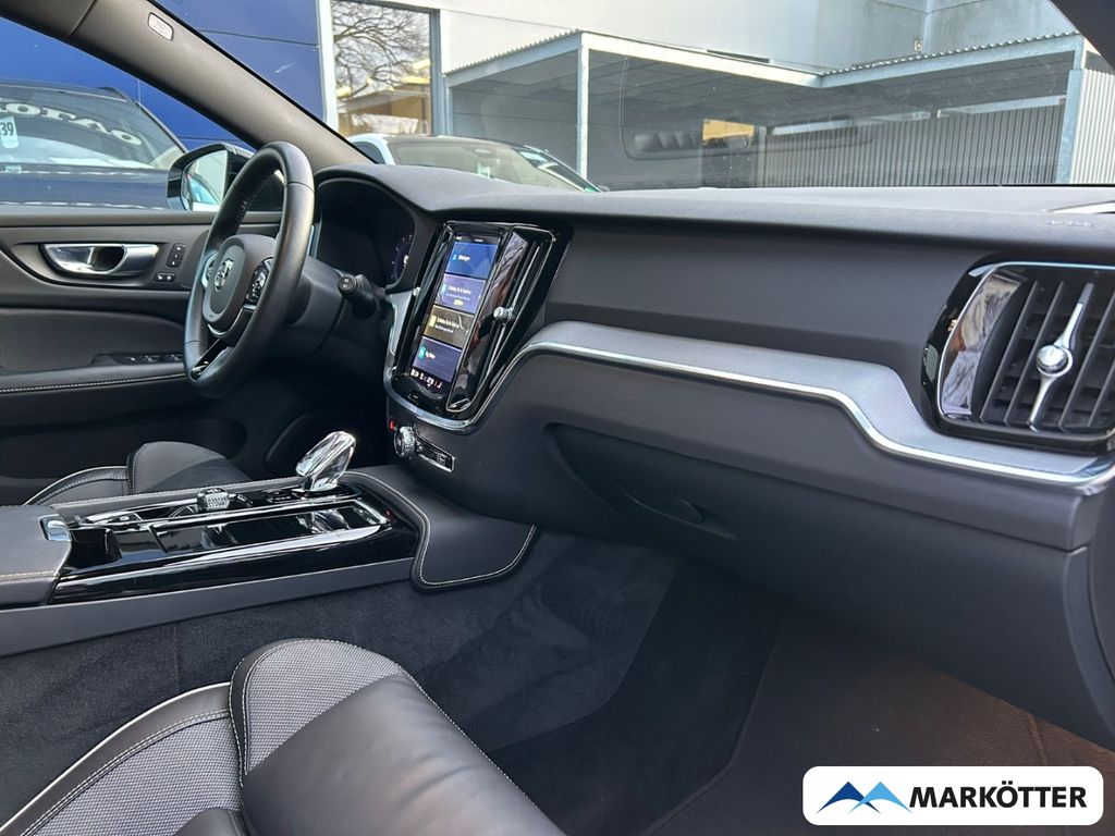 Volvo V60 2023