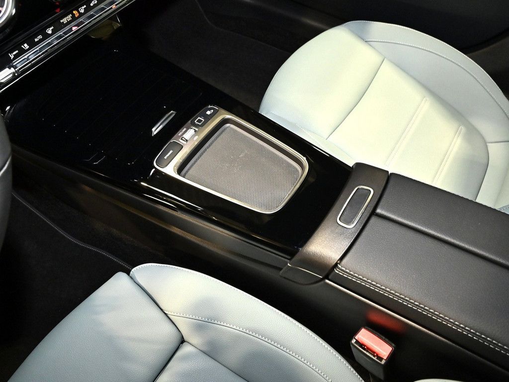 Mercedes-Benz A 250 2025