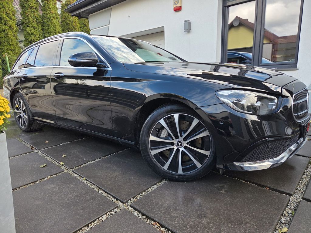 Mercedes-Benz E 300 2022
