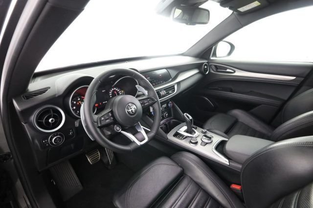 Alfa Romeo Stelvio 2023