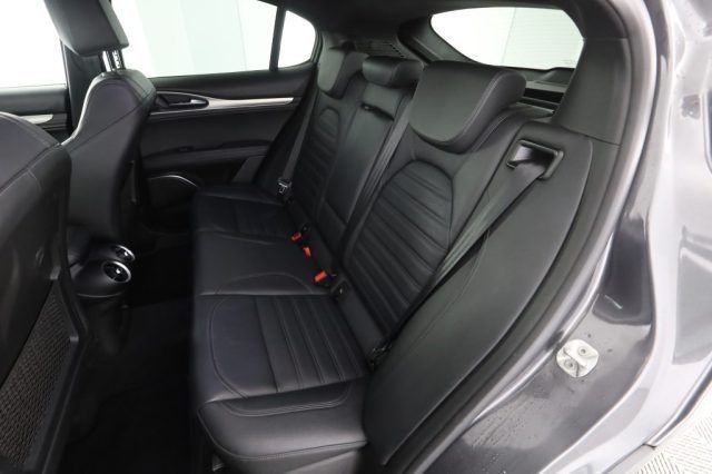 Alfa Romeo Stelvio 2023