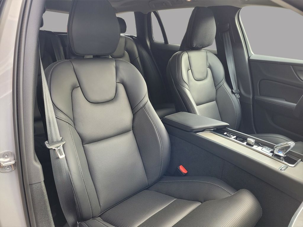 Volvo V60 2024