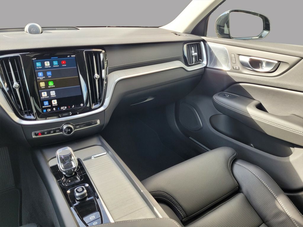 Volvo V60 2024