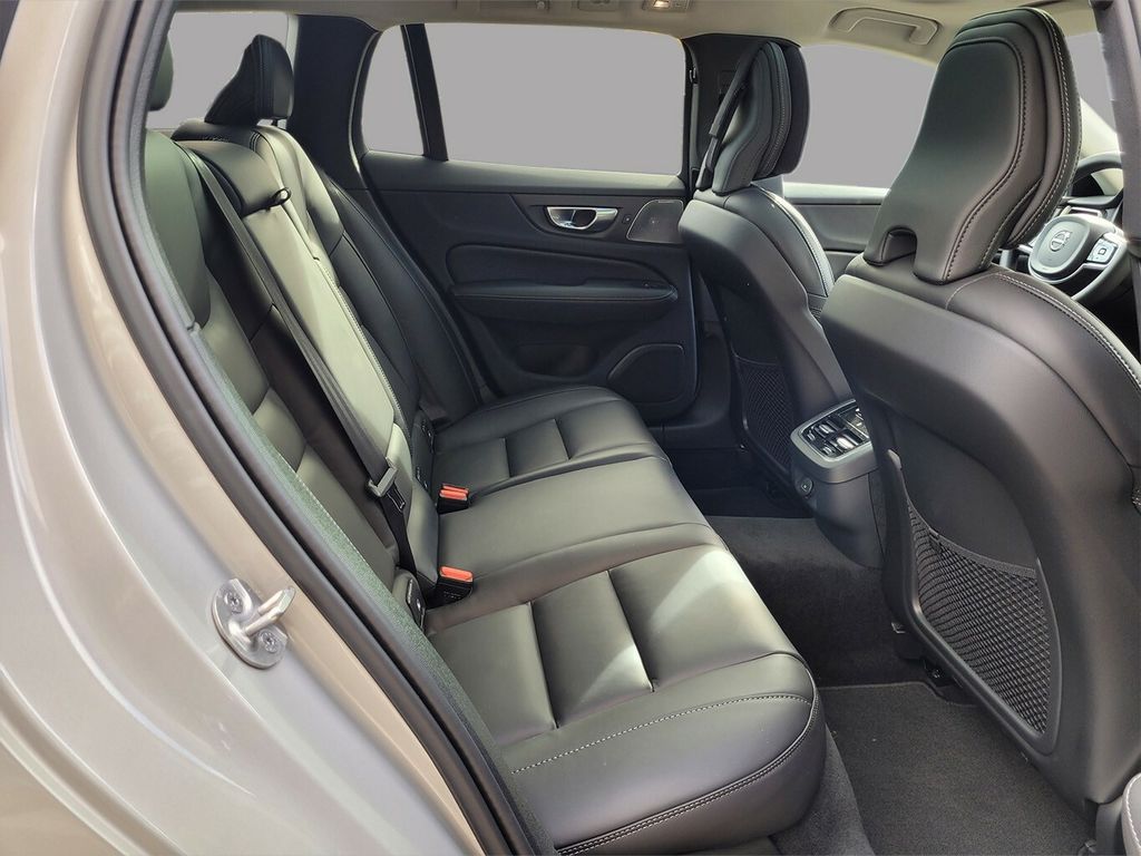Volvo V60 2024