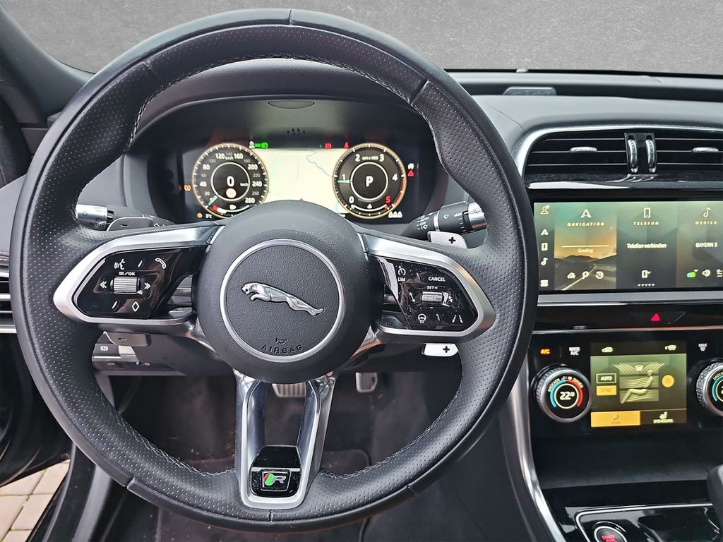 Jaguar XE 2021