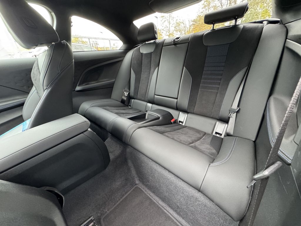 BMW 218 2024