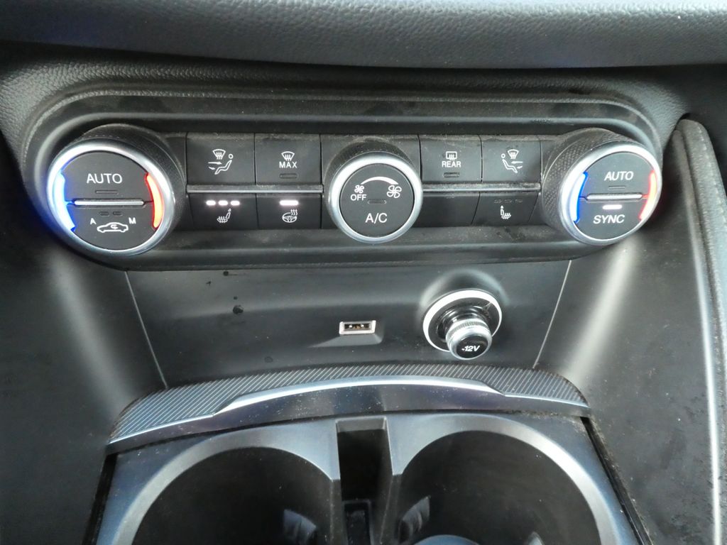 Alfa Romeo Stelvio 2023