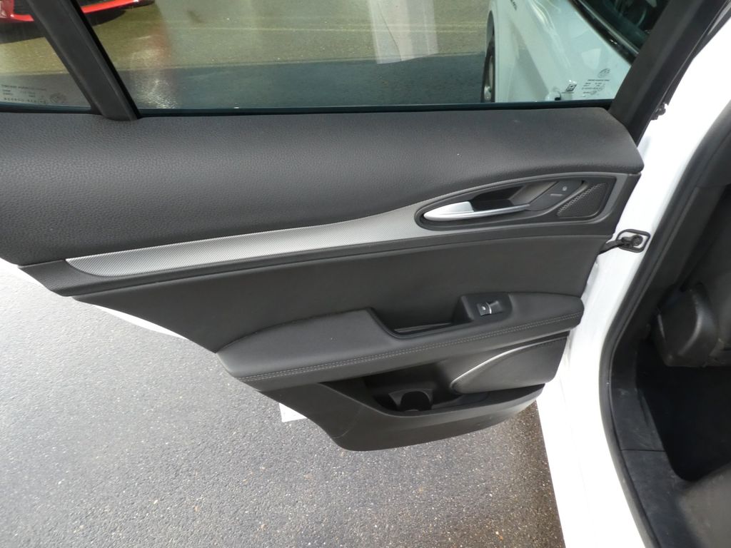 Alfa Romeo Stelvio 2023