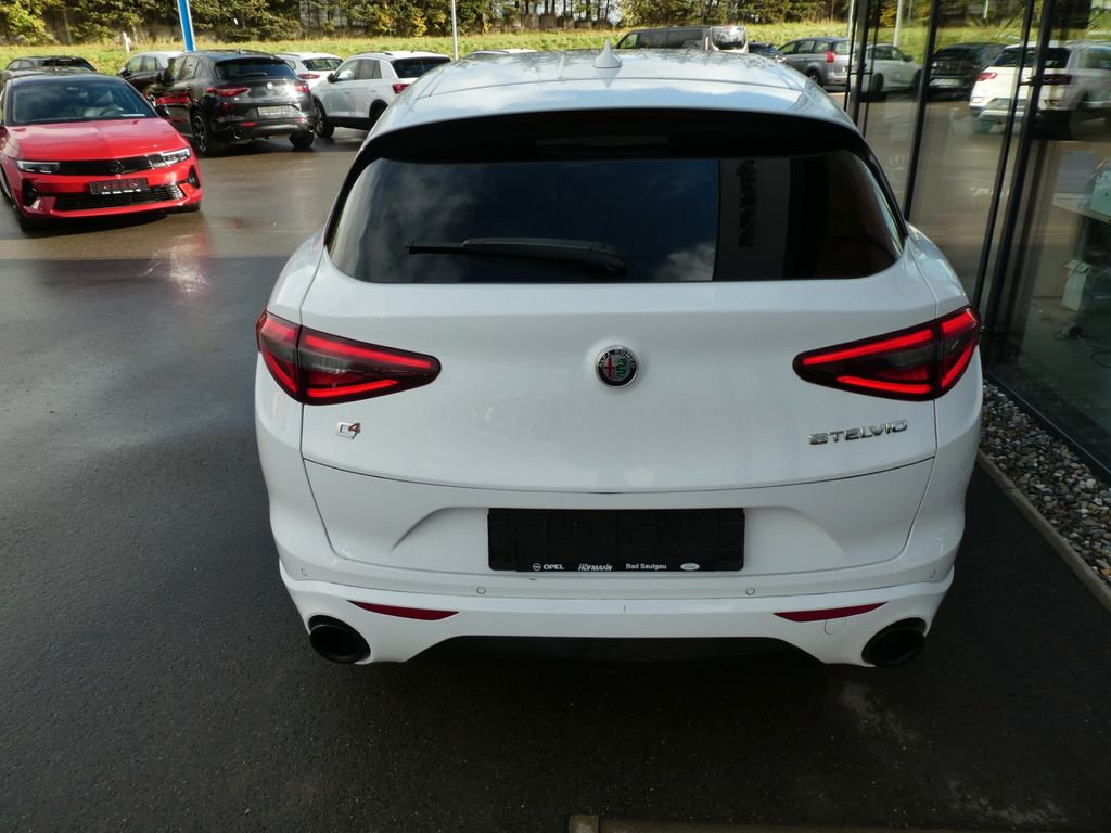 Alfa Romeo Stelvio 2023