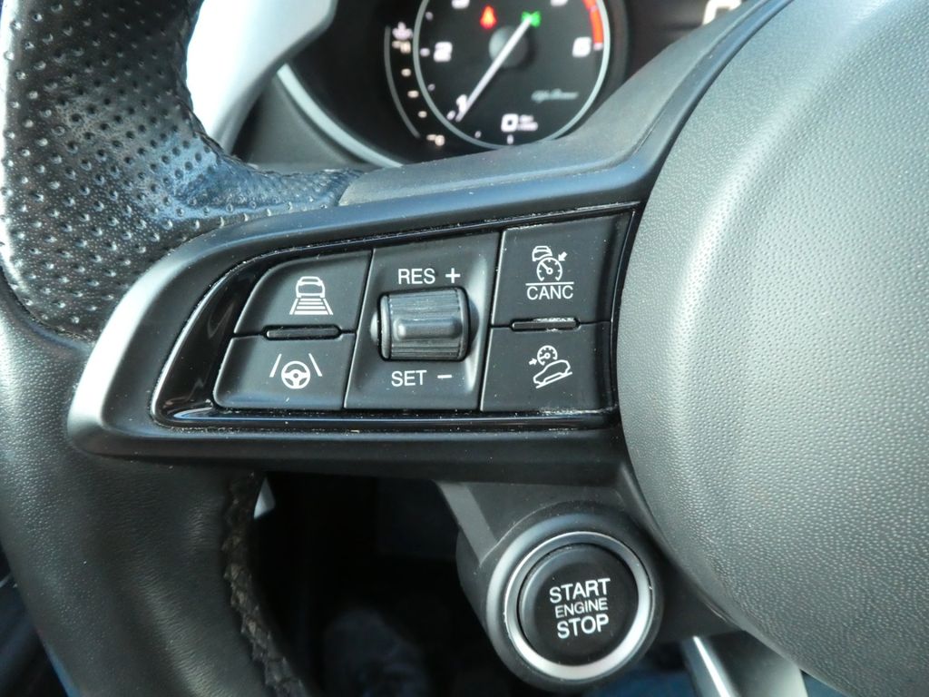 Alfa Romeo Stelvio 2023