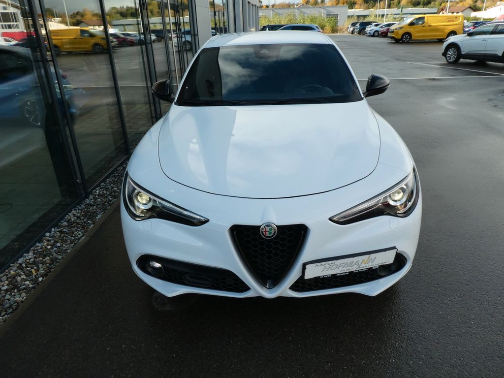 Alfa Romeo Stelvio 2023