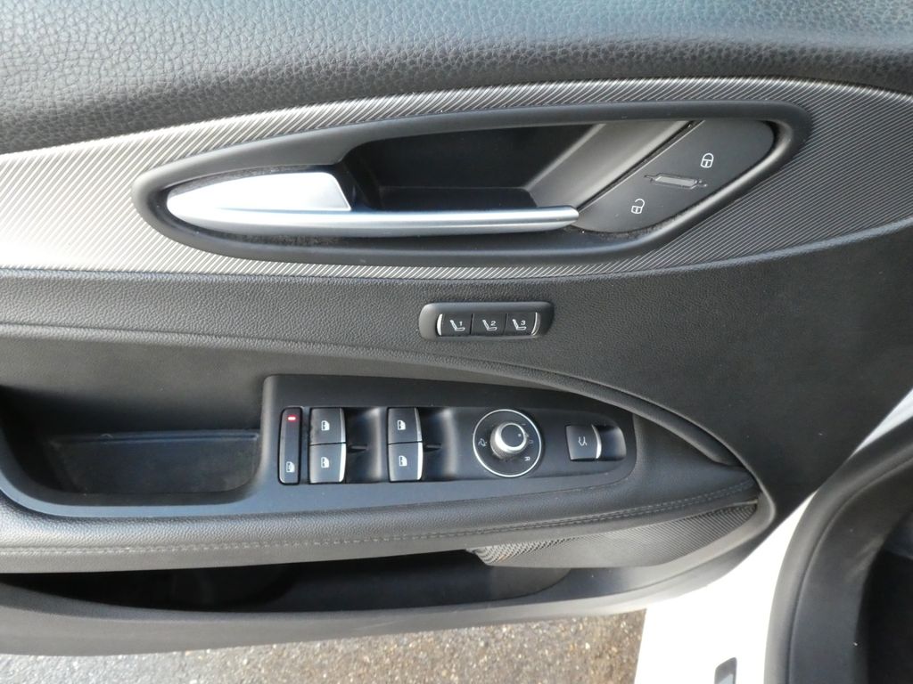 Alfa Romeo Stelvio 2023