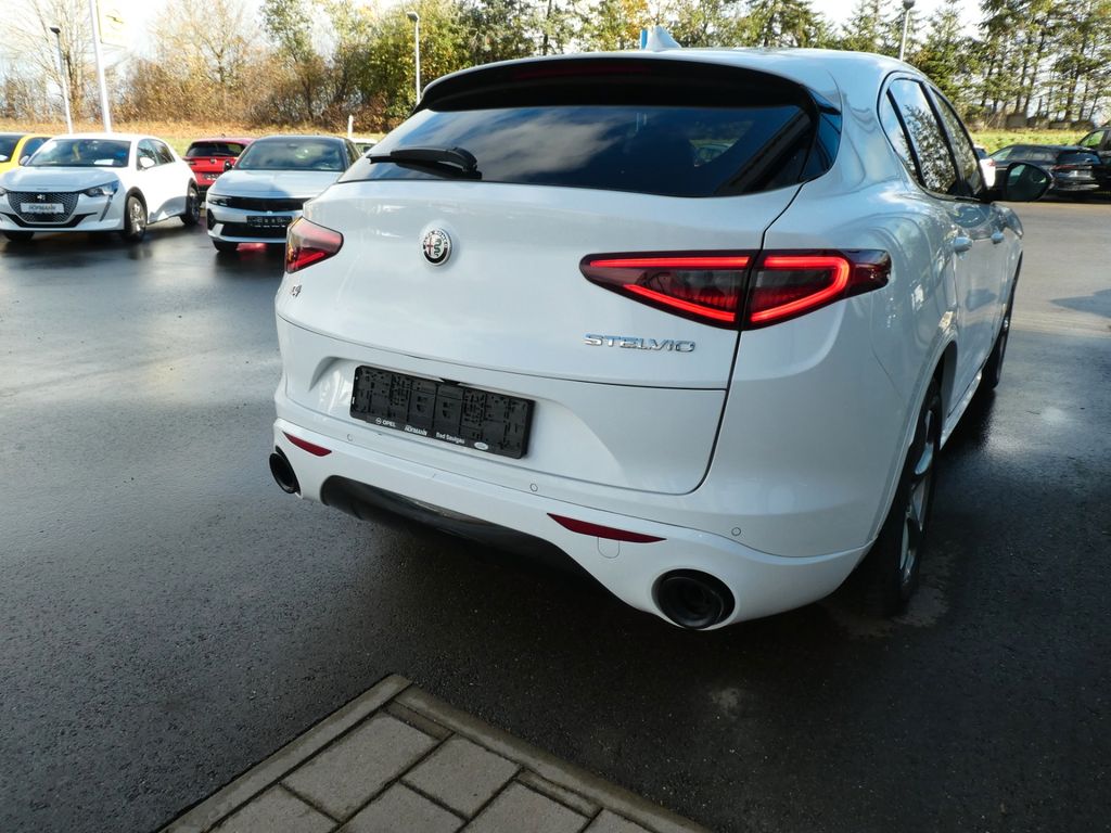 Alfa Romeo Stelvio 2023