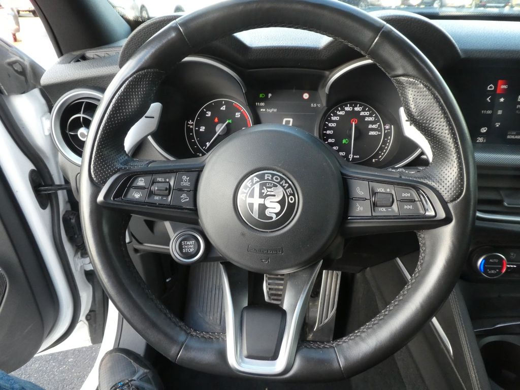 Alfa Romeo Stelvio 2023