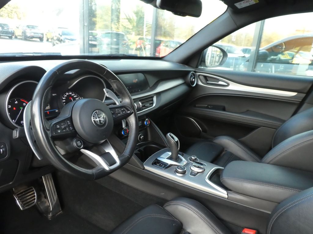 Alfa Romeo Stelvio 2023