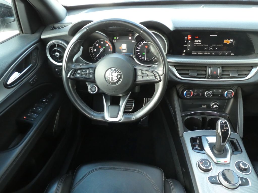 Alfa Romeo Stelvio 2023