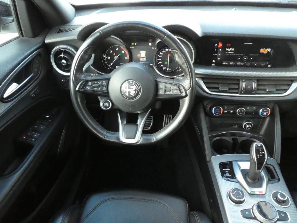 Alfa Romeo Stelvio 2023
