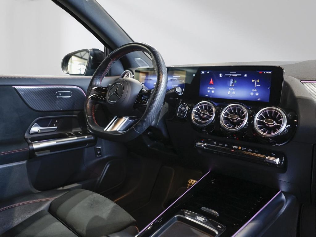 Mercedes-Benz GLA 200 2024