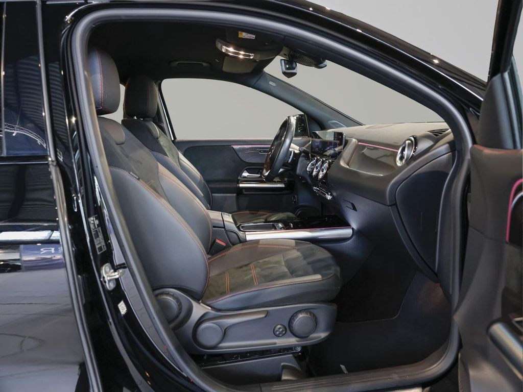 Mercedes-Benz GLA 200 2024