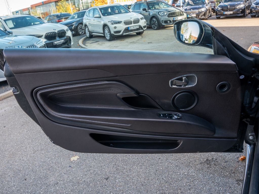 Aston Martin DB 2017